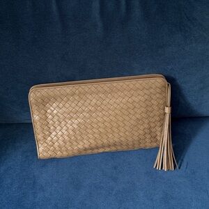 Saks Fifth Avenue Women’s Woven leather Clutch bag.